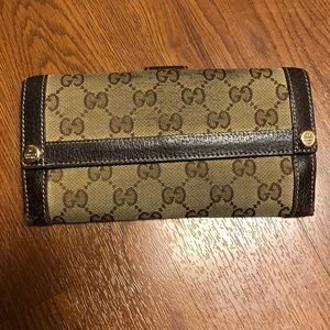 Gucci wallet